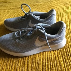 Nike tennis shoes